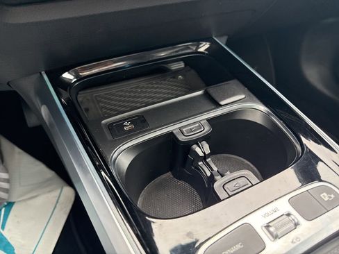 Used 2024 Mercedes-Benz GLB 250 4MATIC image 30