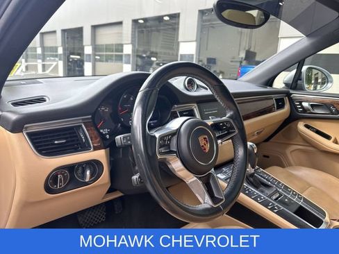 Used 2017 Porsche Macan AWD/4WD image 8