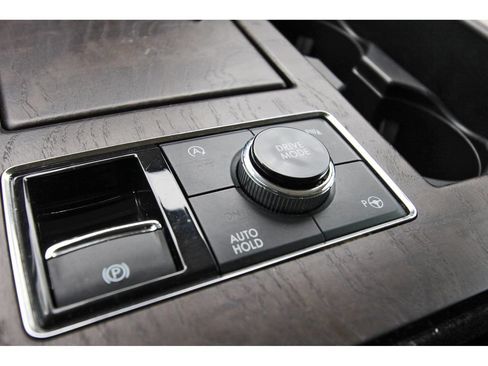 Used 2018 Lincoln Navigator Select w/ Technology Package RWD image 25