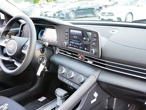 New 2026 Hyundai Elantra SE image 12