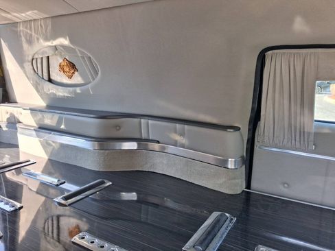 Used 2014 Cadillac XTS Hearse FWD image 21