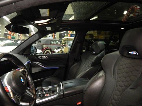 Used 2020 BMW X5 M w/ Executive Package image 33