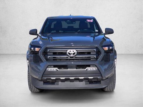 Used 2025 Toyota Tacoma SR5 AWD/4WD image 2