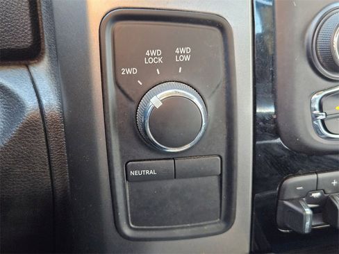 Used 2018 RAM 2500 Laramie w/ Sport Appearance Group image 31