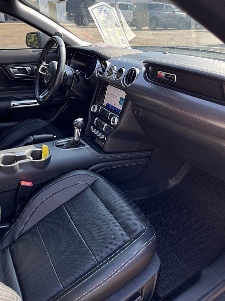 Used 2022 Ford Mustang GT Premium w/ GT Performance Package RWD image 18