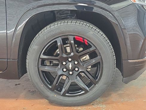 Used 2020 Chevrolet Traverse Premier w/ Redline Edition image 8