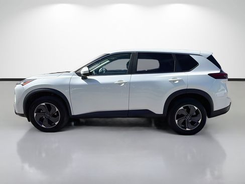 Used 2024 Nissan Rogue SV AWD/4WD image 6