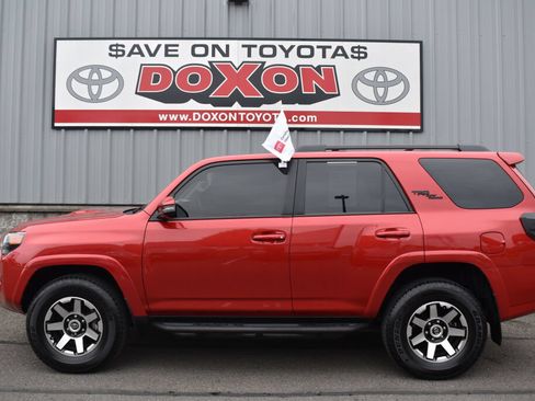 Certified 2024 Toyota 4Runner TRD Off-Road Premium w/ Off Road Premium Plus Package AWD/4WD image 4