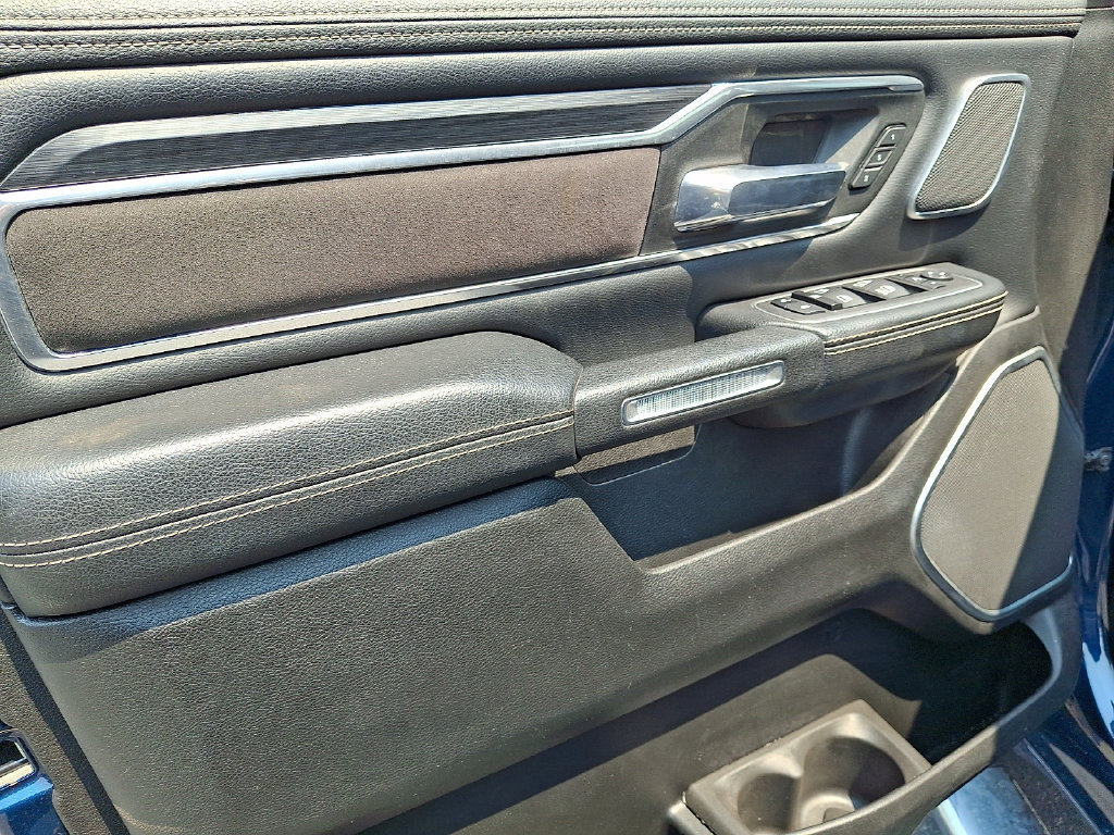 Used 2023 RAM 1500 Laramie AWD/4WD image 12