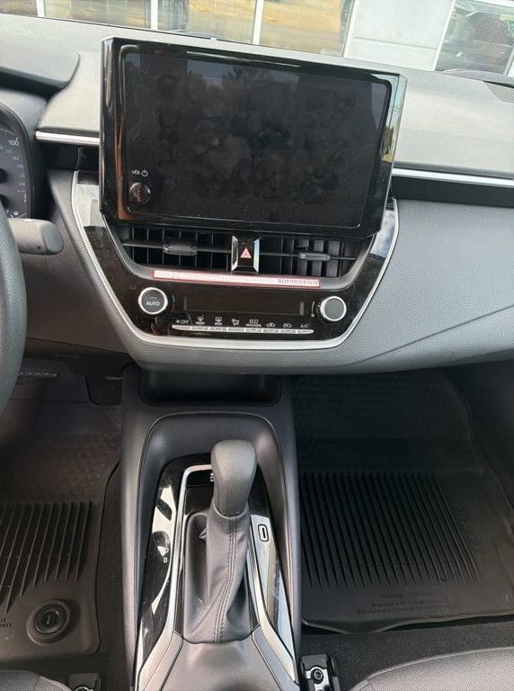 Used 2025 Toyota Corolla LE FWD image 8