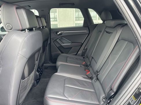 Used 2025 Audi Q3 2.0T Premium Plus image 17