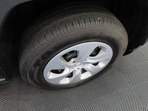 Used 2025 Toyota RAV4 LE AWD/4WD image 10