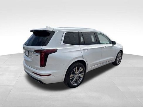 Used 2024 Cadillac XT6 Premium Luxury w/ Technology Package FWD image 4