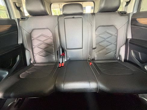 Used 2026 Volkswagen Atlas SE FWD image 41