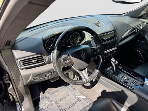 Used 2021 Maserati Levante S image 9