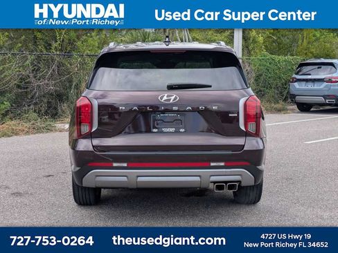 Used 2024 Hyundai Palisade SEL w/ Premium Package AWD/4WD image 4
