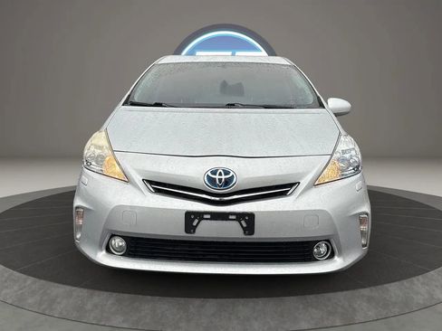 Used 2014 Toyota Prius V Five FWD image 4