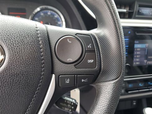 Used 2019 Toyota Corolla LE image 18