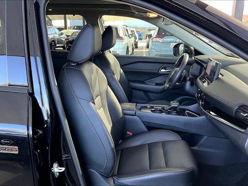 Certified 2024 Nissan Rogue SL w/ SL Premium Package image 8