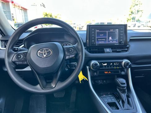 Certified 2022 Toyota RAV4 LE AWD/4WD image 14