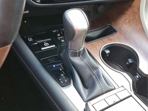 Used 2022 Lexus RX 450hL AWD w/ Premium Package image 17