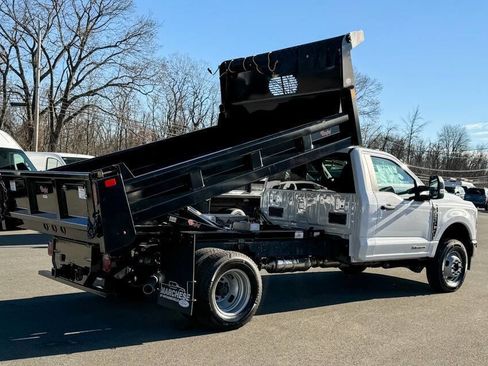 Used 2024 Ford F350 XLT image 3