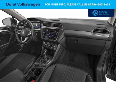 Used 2022 Volkswagen Tiguan SE w/ Panoramic Sunroof Package FWD image 11