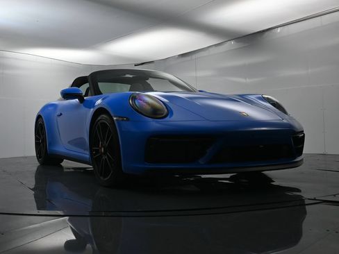 Certified 2022 Porsche 911 Targa 4 GTS AWD/4WD image 51