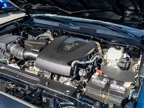 Used 2019 Toyota Tacoma TRD Off-Road image 27