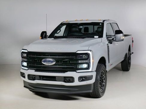 Used 2025 Ford F250 Platinum AWD/4WD image 1
