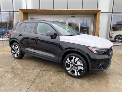 Used 2023 Volvo XC40 B5 Plus w/ Driver Assist Package