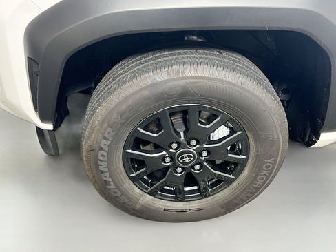 Used 2026 Toyota 4Runner SR5 AWD/4WD image 13