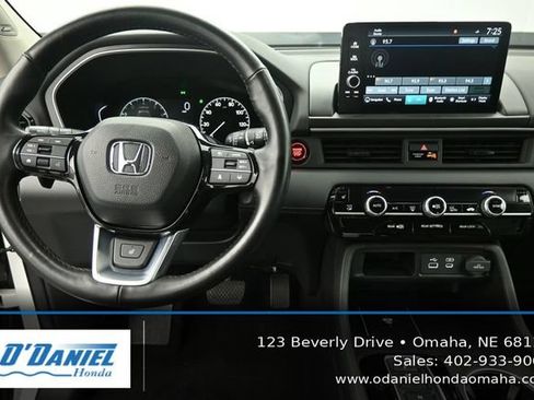 Used 2024 Honda Pilot Touring image 26