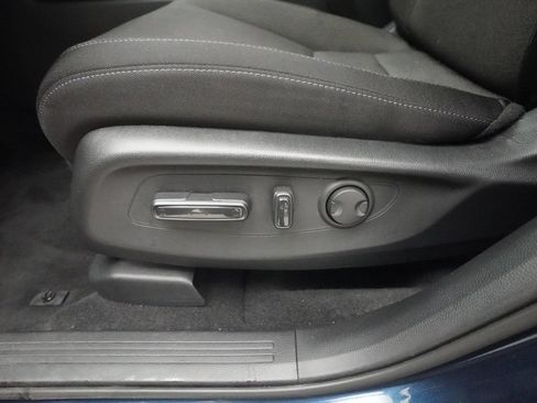 Certified 2025 Honda CR-V EX image 27