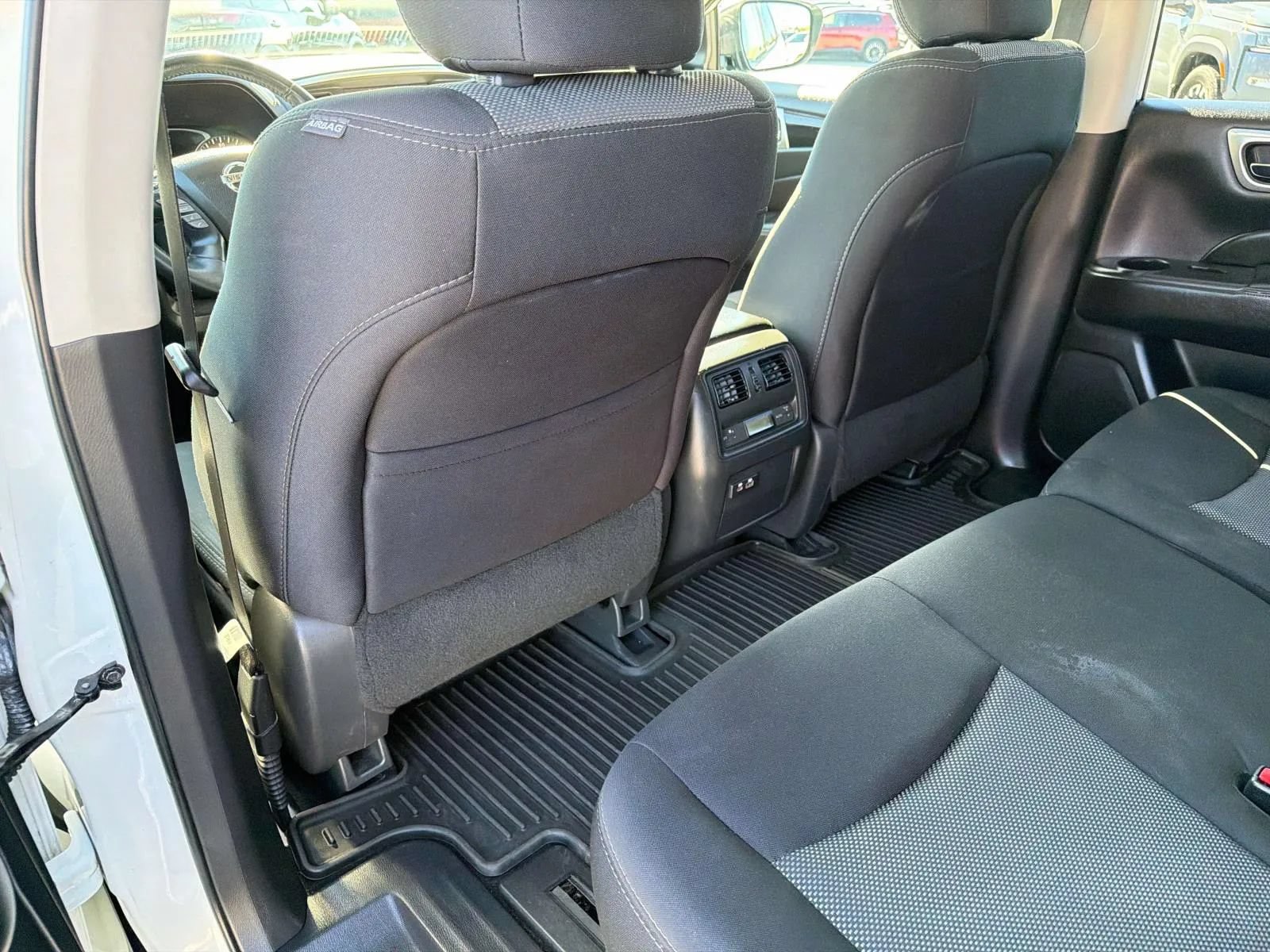 Used 2019 Nissan Pathfinder SV FWD image 19