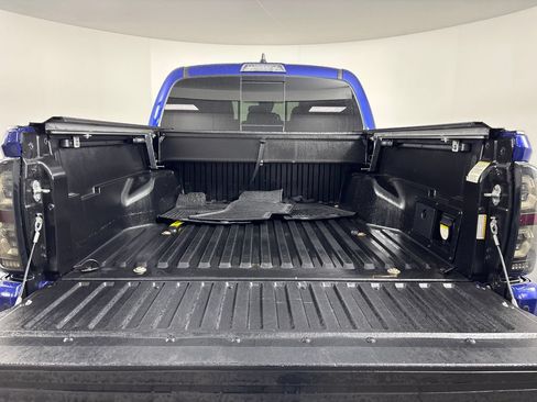 Used 2022 Toyota Tacoma TRD Sport w/ Technology Package RWD image 32
