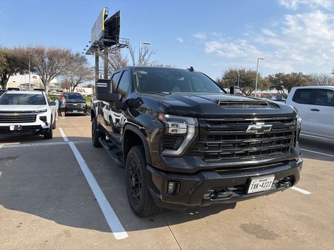 Certified 2024 Chevrolet Silverado 2500 LTZ w/ LTZ Plus Package image 18