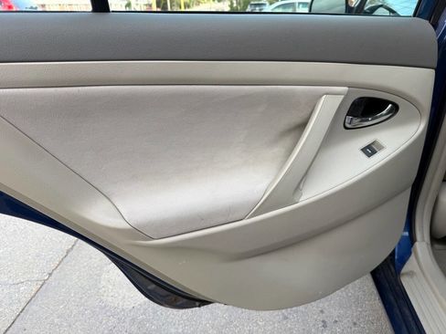 Used 2011 Toyota Camry LE image 13