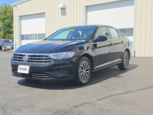 Used 2019 Volkswagen Jetta SE FWD image 3