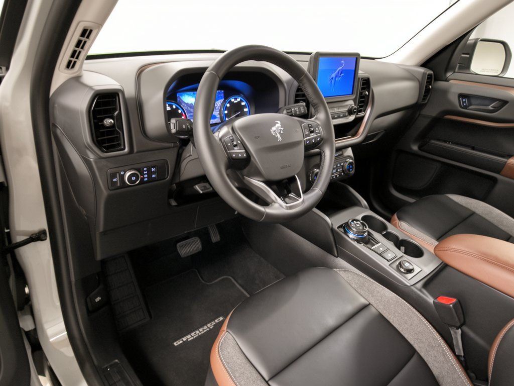 Used 2024 Ford Bronco Sport Outer Banks AWD/4WD image 4