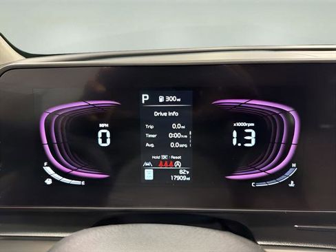 Used 2025 Kia Sportage EX w/ Premium Package FWD image 18