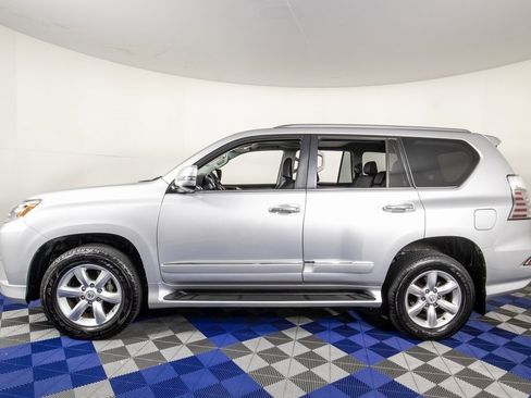 Used 2018 Lexus GX 460 w/ Navigation Package image 7