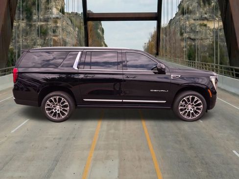 New 2026 GMC Yukon XL Denali w/ Sun & Power Step Package AWD/4WD image 17