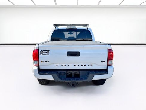 Used 2017 Toyota Tacoma TRD Off-Road w/ Tow Package (A/T) AWD/4WD image 5