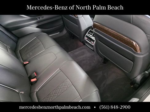 Used 2022 BMW 750i xDrive 750i xDrive image 29