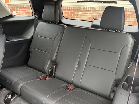 Used 2020 Chevrolet Traverse LT w/ LT Premium Package AWD/4WD image 13