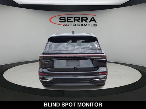 Used 2025 Lincoln Nautilus Reserve AWD/4WD image 12