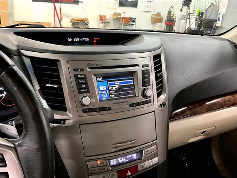 Used 2013 Subaru Legacy 2.5i Limited image 26