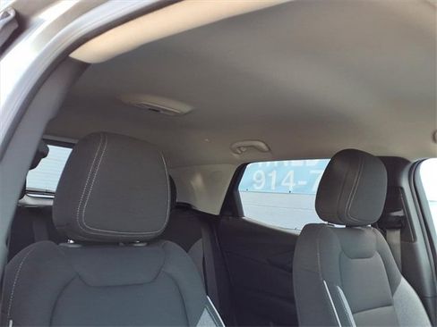 Used 2025 Chevrolet TrailBlazer LT w/ LT Cold Weather Package image 21