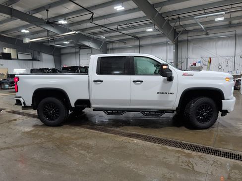 Used 2021 Chevrolet Silverado 2500 LTZ w/ LTZ Plus Package image 2